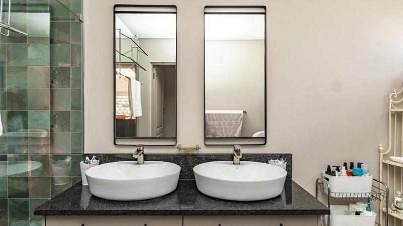 3 Bedroom Property for Sale in Outeniqua Strand Western Cape